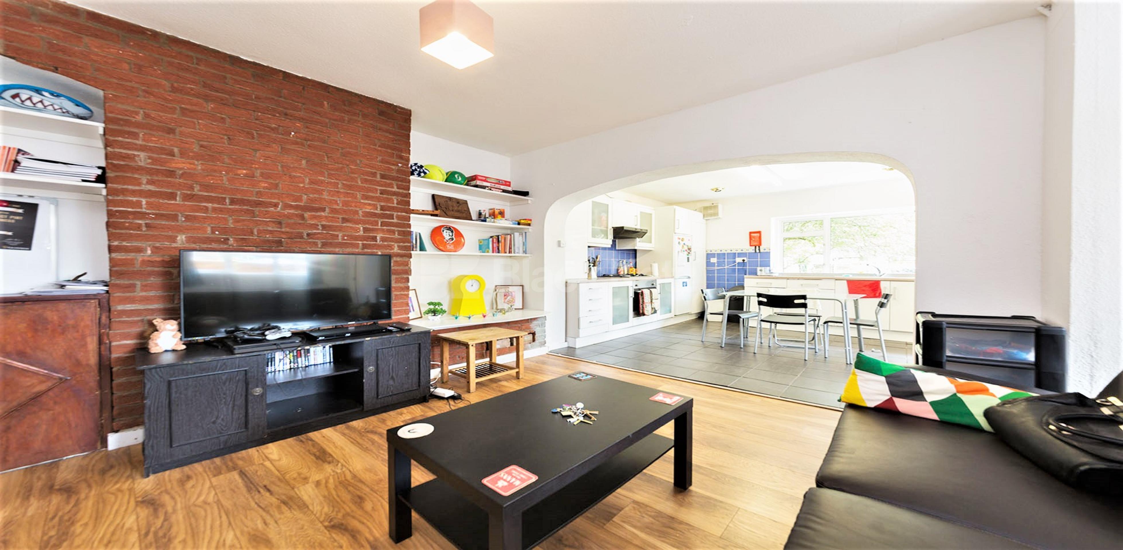 Stunning Family Home in White City Sawley Road , Shepherds Bush W12